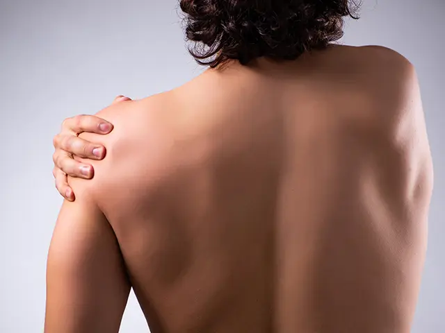 背中に毛が生えていることは衛生面でのリスクを伴います