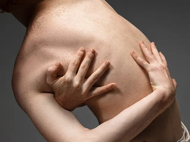 背中はムダ毛の自己処理がしにくい場所です