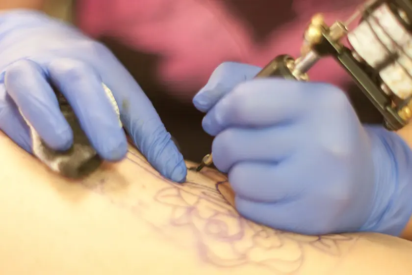 タトゥーがあっても脱毛は可能？