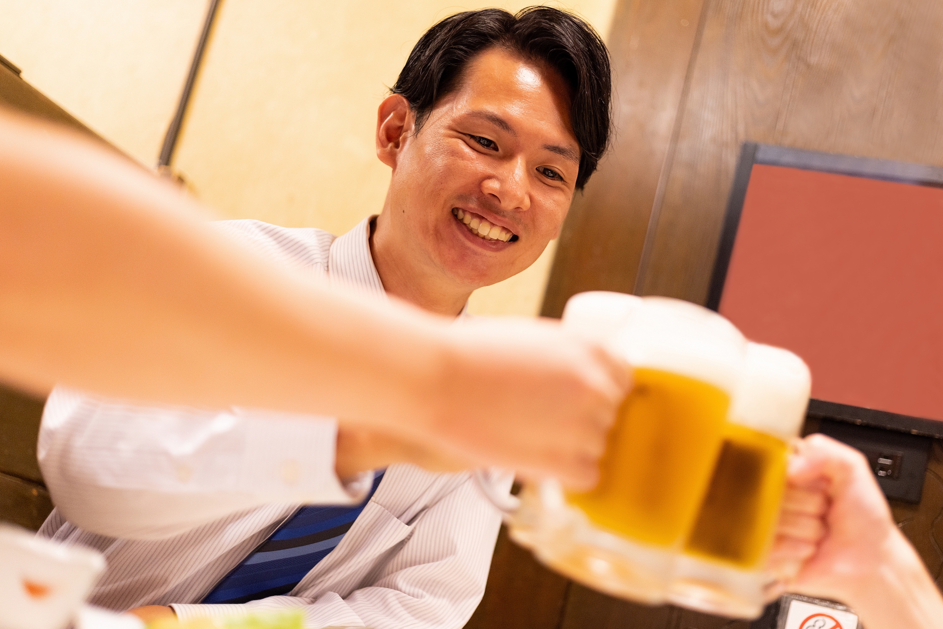 髭脱毛前後の飲酒はNG?理由と対処法を解説|福岡・博多で通えるサロンも紹介