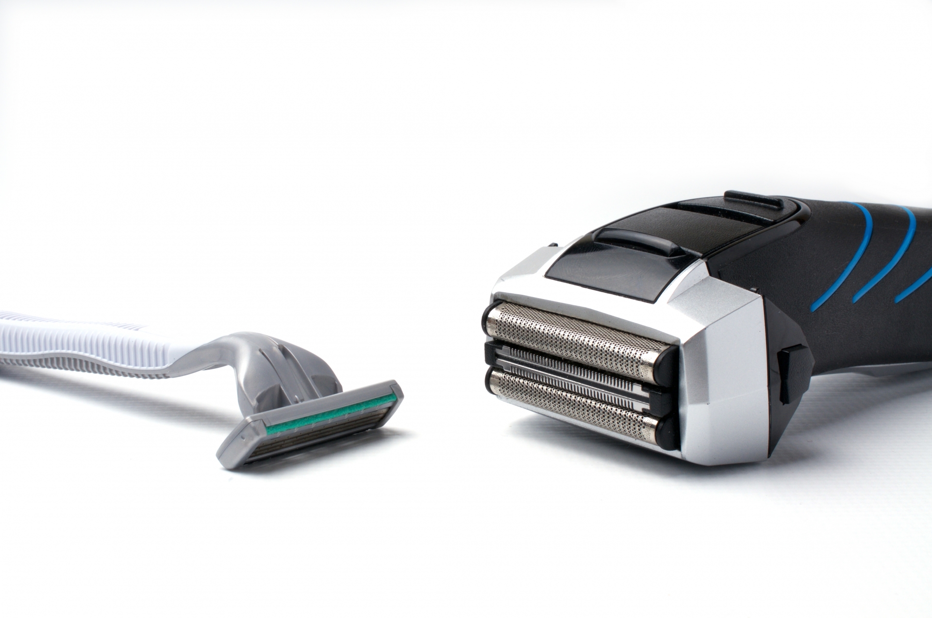 メンズの首髭を整えるための対処法(脱毛と自己処理)